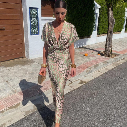 Sophia's Seidige Silhouette™ - Gedrehtes V-Ausschnitt Maxikleid