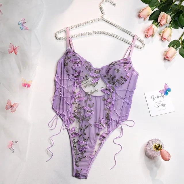 Romy | Bestickter Schmetterlings-Bodysuit
